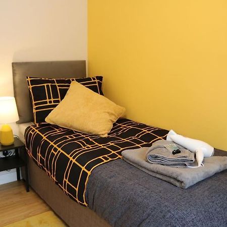 Elegant Room In Stylish House Milton Keynes Luaran gambar