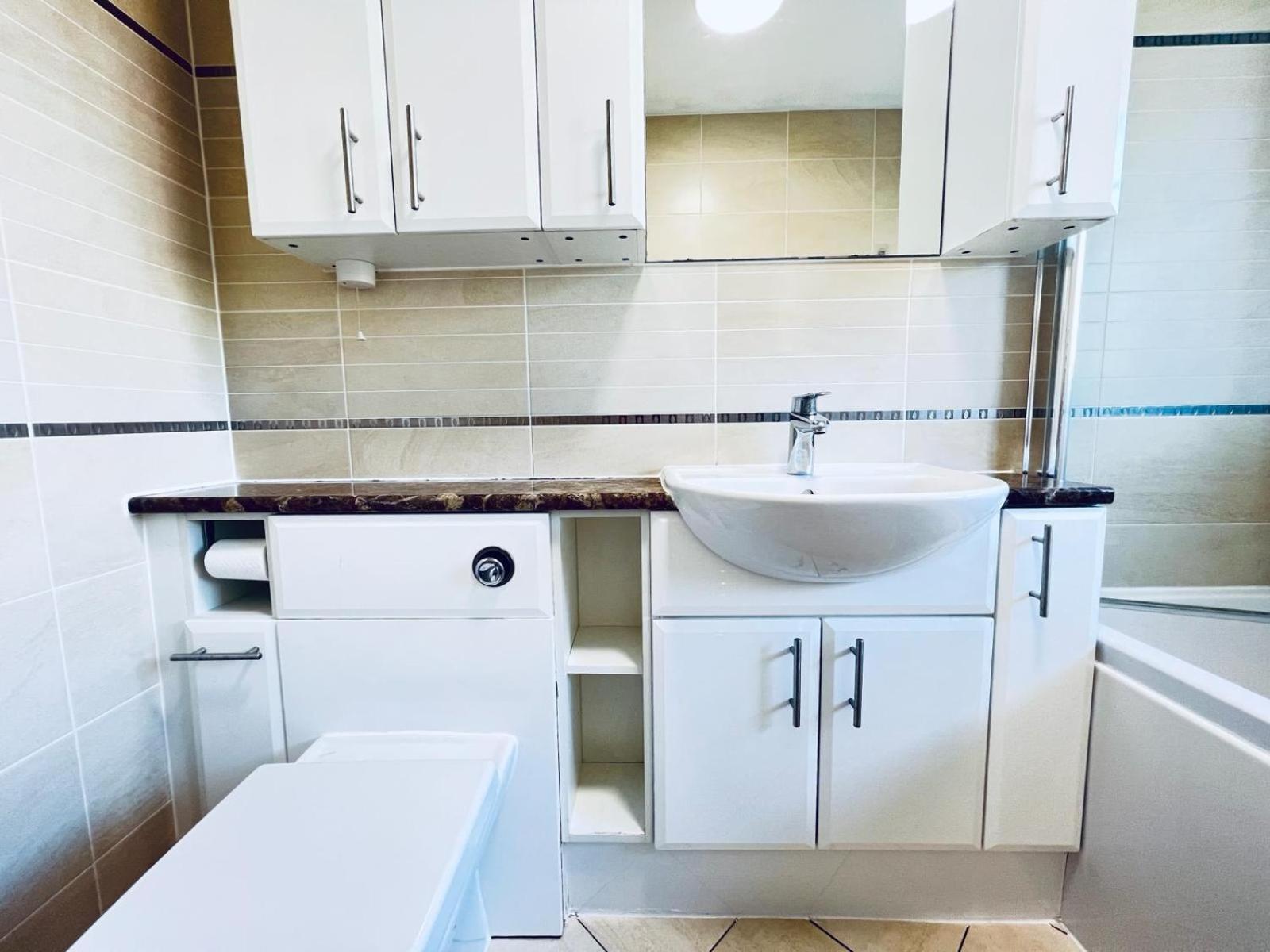 Elegant Room In Stylish House Milton Keynes Luaran gambar