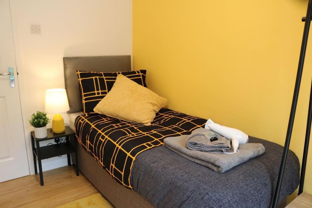 Elegant Room In Stylish House Milton Keynes Luaran gambar